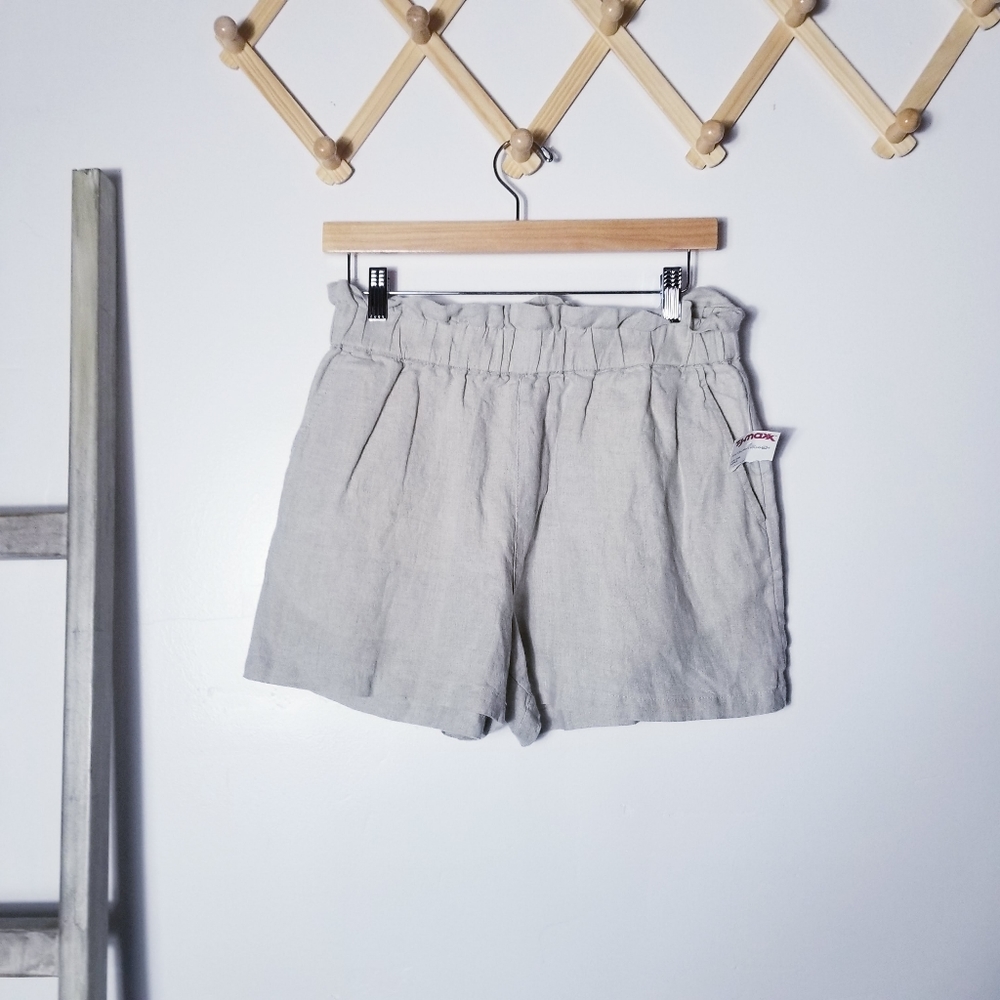 NWT C&C CALIFORNIA TAN SHORTS SIZE MEDIUM